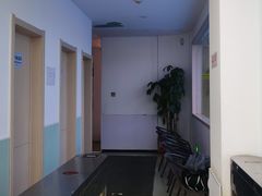 -鲸灵公元游泳中心