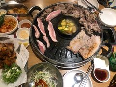 -江南猪肉商会无限续吃(弘大店)