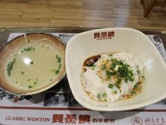 -双燕楼·手工馄饨·汤面小吃(世纪汇店)