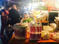 -布尔津河堤夜市