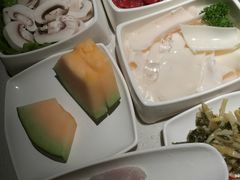 -海底捞火锅鲜切牛肉主题店(长寿路店)