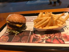 -The Habit Burger Grill 哈比特汉堡(复兴soho店)