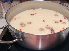 -尚尚仙·酸汤猪手·猪肚鸡火锅(华联万柳购物中心店)