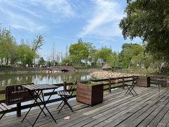 -田园东方蜜桃村的田野营地