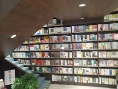-钟书阁(群光广场店)