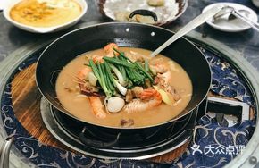Luo's Shrimp and Clam Braised Chicken