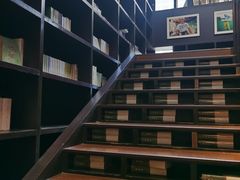 -钟书阁(松江泰晤士小镇店)