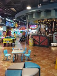 -卡通尼乐园(龙湖六合天街店)