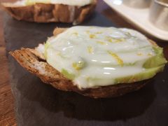 牛油果烤面包配酸奶-1861意大利餐厅(文化广场店)