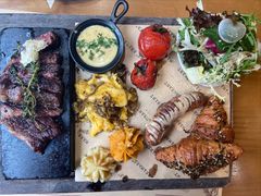 -Mark&Mars Restaurant