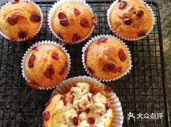 盐 泡打粉 低筋粉 牛奶 鸡蛋