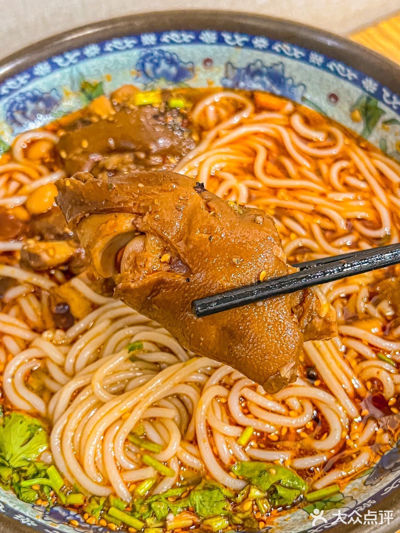 为了这口软糯蹄花粉二刷这家小面馆