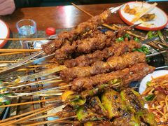 -路边边地标烧烤·川菜·小龙虾·音乐酒馆(良乡长虹店)