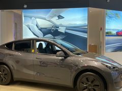 -TESLA 特斯拉(上海太古汇体验店)