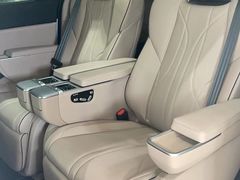 -小鹏汽车(上海静安大融城店)