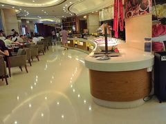 -元一希尔顿酒店·鲜切牛肉火锅禅自助餐厅