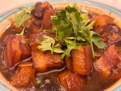 秘制红烧肉-巧克力渔家.小船海鲜胶东菜(万平口店)