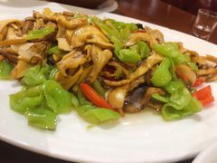 青椒炒牛肝菌-怡得观滇餐厅·地道昆明菜·1996(海埂大坝店)