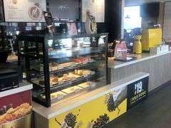 面包甜点陈列柜-麦当劳(健德桥得来速店)