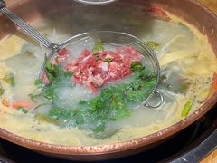 -洱火云南酸菜牛肉火锅(石景山当代商城店)