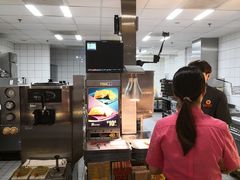 -麦当劳(世界城广场店)