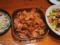 -老滇山寨•云南特色菜•地方菜•民族风情歌舞表演(金碧店)