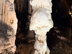 -波斯托伊纳溶洞