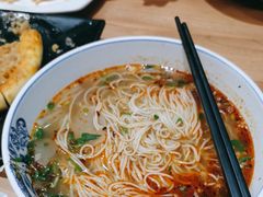 招牌骨汤牛肉面-西部马华清真兰州牛肉面·烧烤夜市(三里河店)