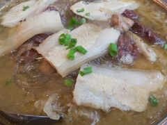 白肉血肠炖酸菜-和润艺术酒店-自助早餐厅