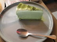 -必胜客(上海华谊新所店)