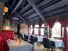 -弦月窗LUNETTE BY AMANDA(复兴路店)