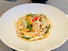 白芹芽炒烟熏豆干-荣府宴(南阳路店)