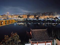 -披云山庄