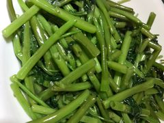 -茸梅路右拐龙虾-农家菜(松江店)