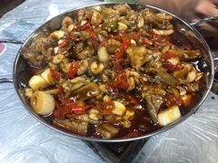 牛蛙爱上虾-小民大排档(光谷店)