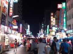 -六合夜市