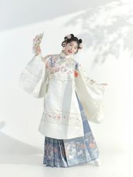 -樱花婚纱摄影