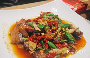 Stir-Fried Garlic Greens with Rural Preserved Pork