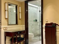 -深圳富苑皇冠假日套房酒店