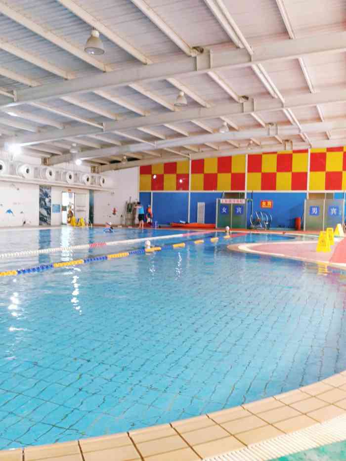 恒业游泳馆-"在家附近,突然想起来要学游泳,约了同事一.