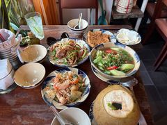 -Cuc Gach Quan Restaurant