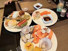 -大中华希尔顿酒店-念自助餐·嗨啤·小龙虾