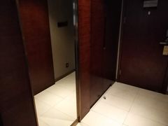 -武汉光谷广场杨家湾地铁站怡程酒店
