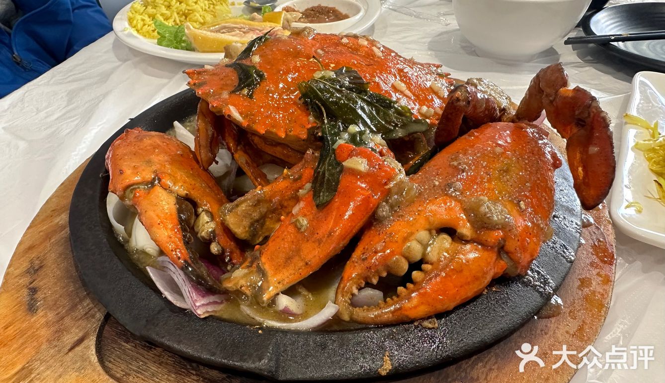 連隔離枱都聞到超香濃的胡椒味，蟹鉗超大隻又啖啖肉