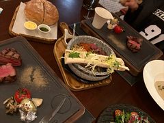 -恰餐厅及酒吧 CHAR Bar & Grill (北京丽都皇冠假日店)