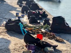 -多瑙河畔鞋履雕塑