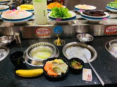 -钱小主·自助回旋烤肉火锅餐厅(东方新天地店)