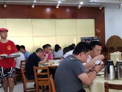 大堂-红色湘菜馆(春风店)