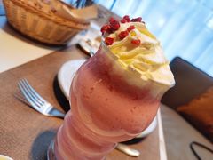 草莓奶昔-喜雀JOY KITCHEN