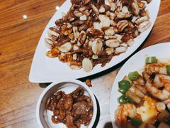 -泉畔人家·老济南经典鲁菜(大明湖店)